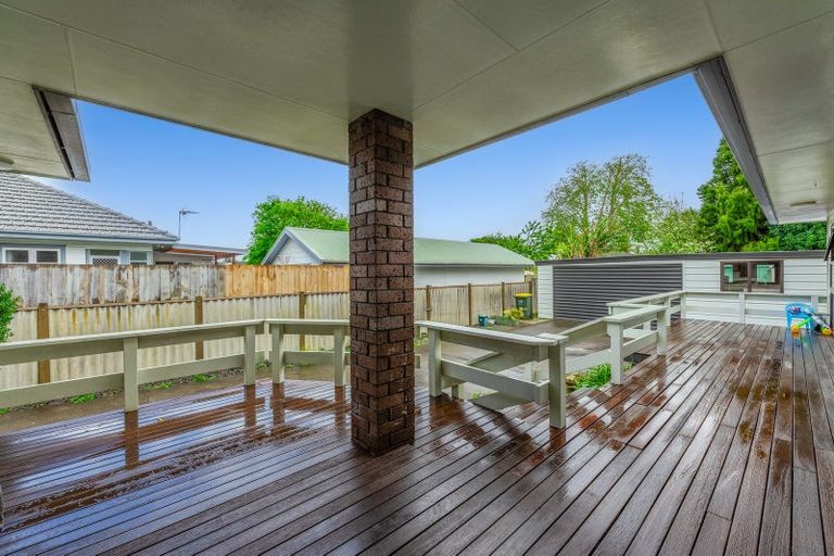 Photo of property in 16 Willis Road, Papakura, 2110