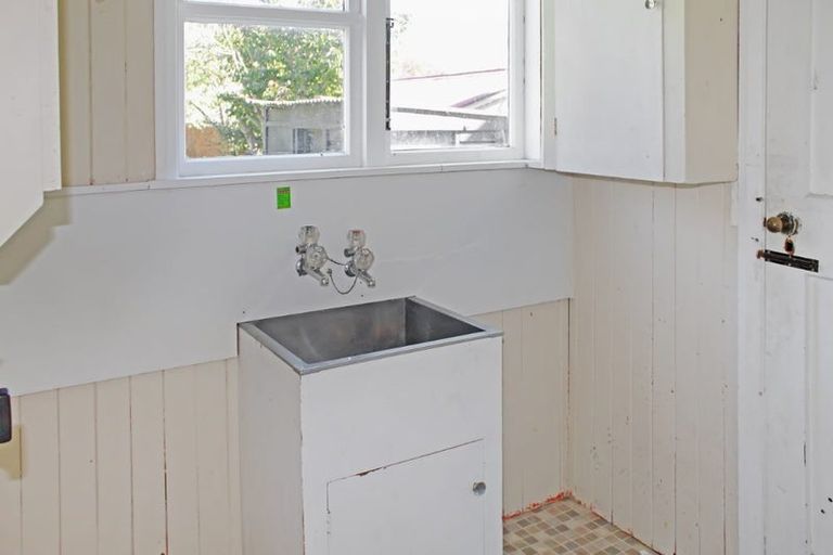 Photo of property in 30 Oxford Street, Hokowhitu, Palmerston North, 4410