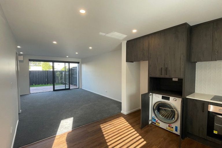 Photo of property in 8/27 New Brighton Road, Shirley, Christchurch, 8061