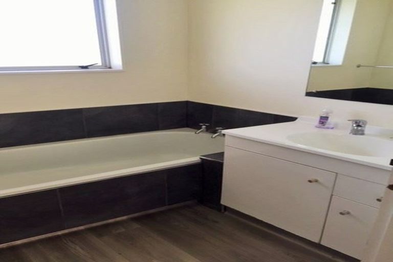 Photo of property in 163a Halswell Junction Road, Halswell, Christchurch, 8025