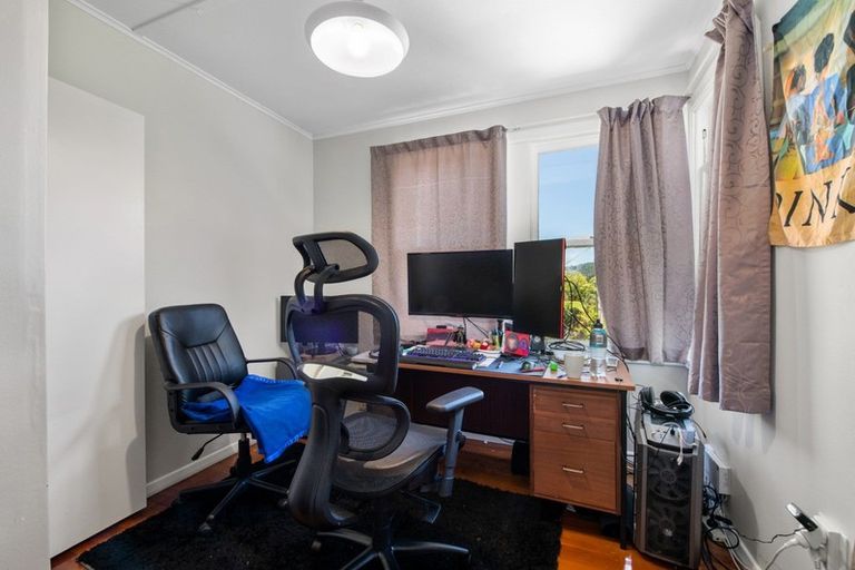 Photo of property in 18a Montgomery Avenue, Karori, Wellington, 6012