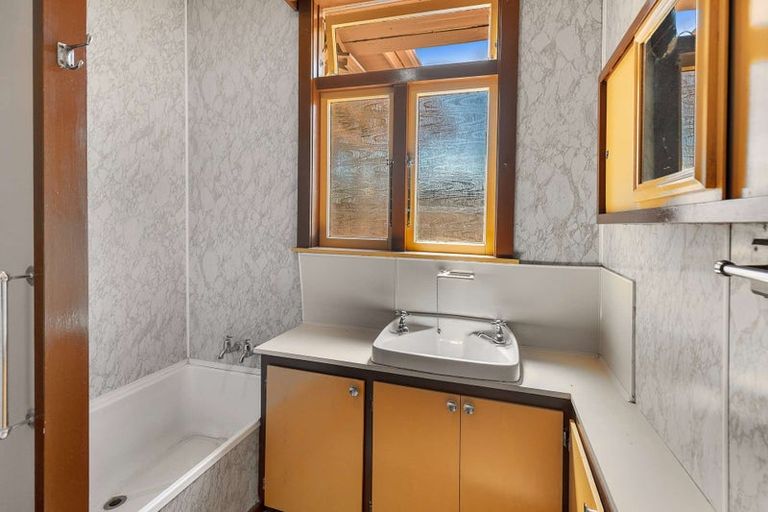 Photo of property in 2 Caius Avenue, Gonville, Whanganui, 4501