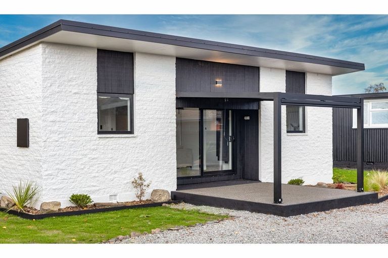 Photo of property in 50a Coopers Road, Dallington, Christchurch, 8061