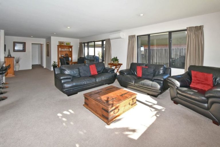 Photo of property in 10 Devlin Avenue, Rangiora, 7400