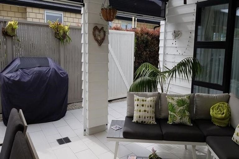 Photo of property in 8 Stace Hopper Drive, One Tree Point, 0118