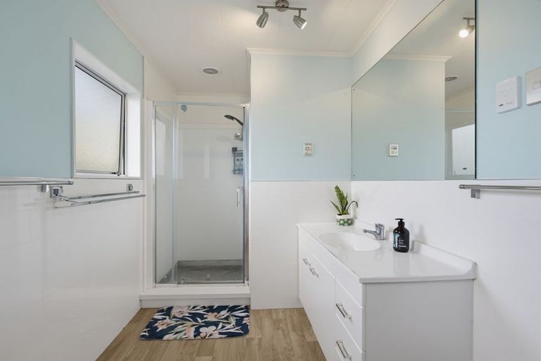 Photo of property in 3 Awatere Place, Snells Beach, 0920