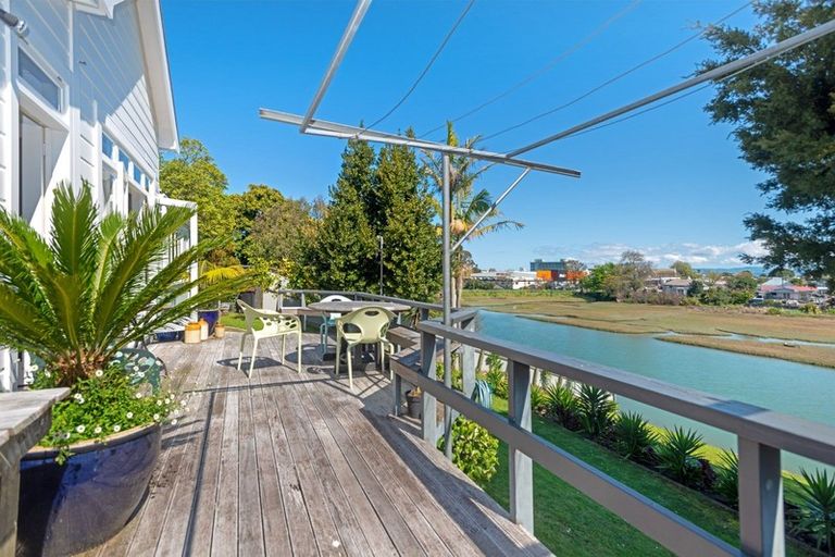 Photo of property in 60 Stout Street, Whataupoko, Gisborne, 4010