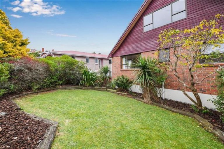 Photo of property in 11 Colquhoun Street, Glenross, Dunedin, 9011