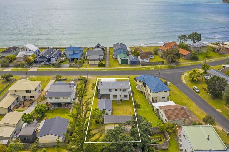 Photo of property in 180 Captain Cook Road, Cooks Beach, Whitianga, 3591
