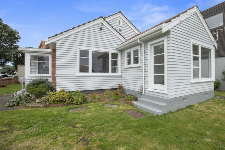 Photo of property in 36 Inglis Street, Seatoun, Wellington, 6022