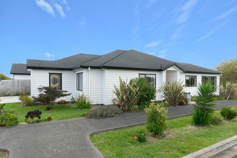 Photo of property in 40 Koroheke Road, Takanini, 2110