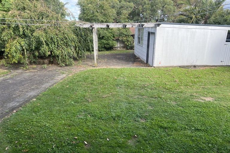 Photo of property in 18 Bradbury Road, Botany Downs, Auckland, 2010