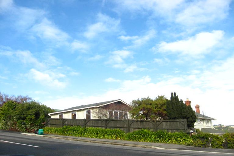 Photo of property in 82 Hackthorne Road, Cashmere, Christchurch, 8022