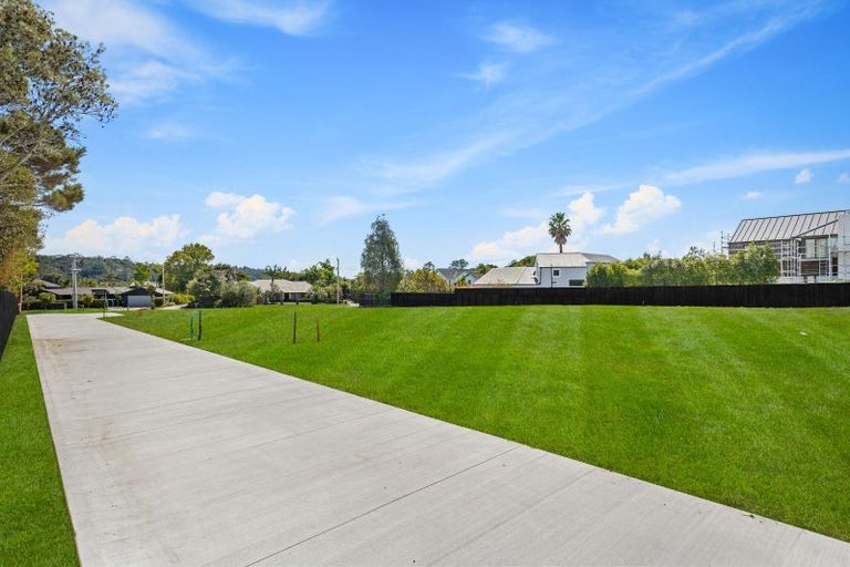 Photo of property in 11 Oscar Road, Greenhithe, Auckland, 0632