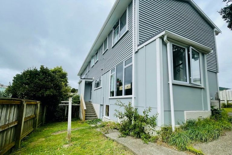 Photo of property in 56 Coates Street, Tawa, Wellington, 5028