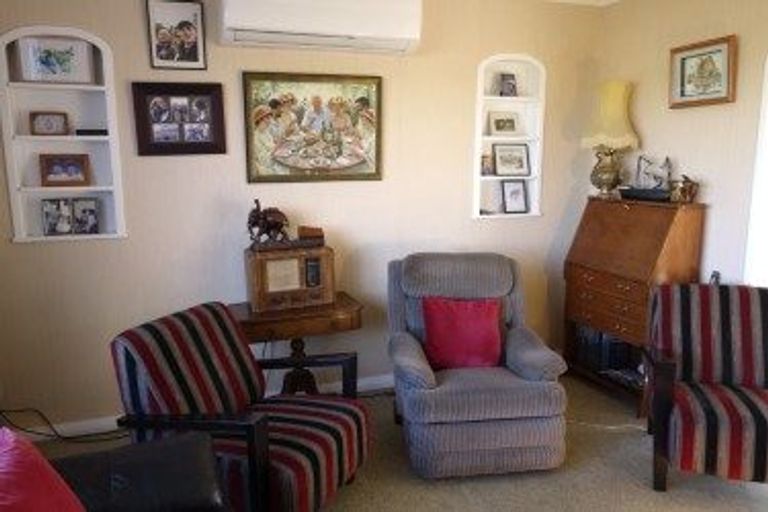 Photo of property in 1 Huia Street, Foxton Beach, Foxton, 4815