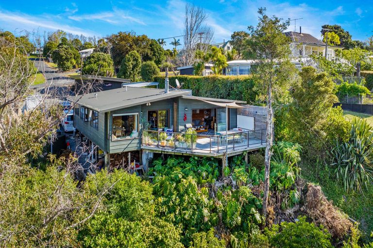 Photo of property in 9 Ferndale Avenue, Leigh, 0985