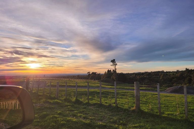 Photo of property in 1581 Carrington Road, Hurworth, New Plymouth, 4371