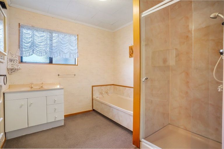 Photo of property in 35 Anne Street, Winton, 9720
