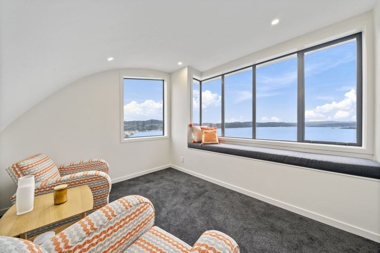 Photo of property in 4a Robieson Lane, Roseneath, Wellington, 6011