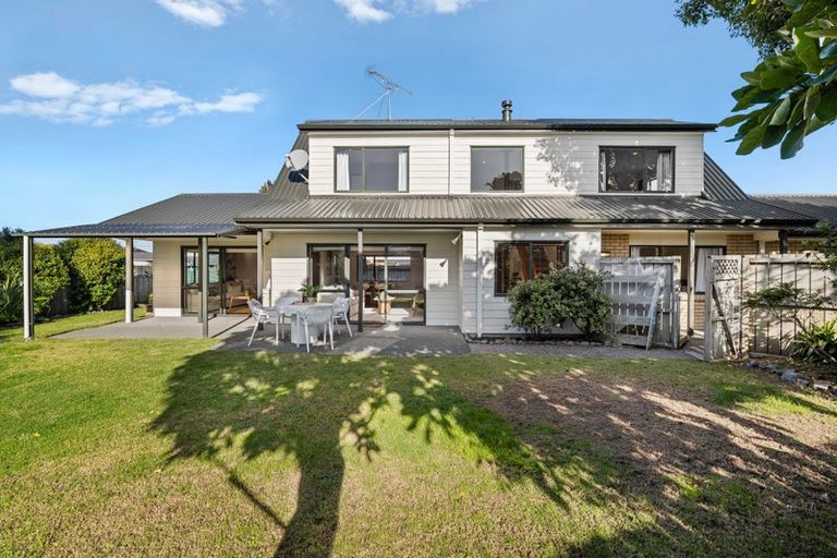 Photo of property in 48 Lakeside Drive, Orewa, 0931