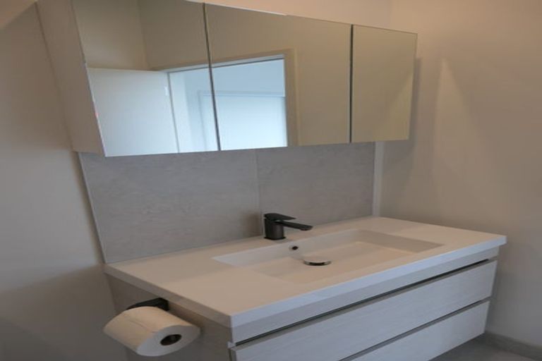 Photo of property in 8/2 Marlborough Crescent, Hobsonville, Auckland, 0616