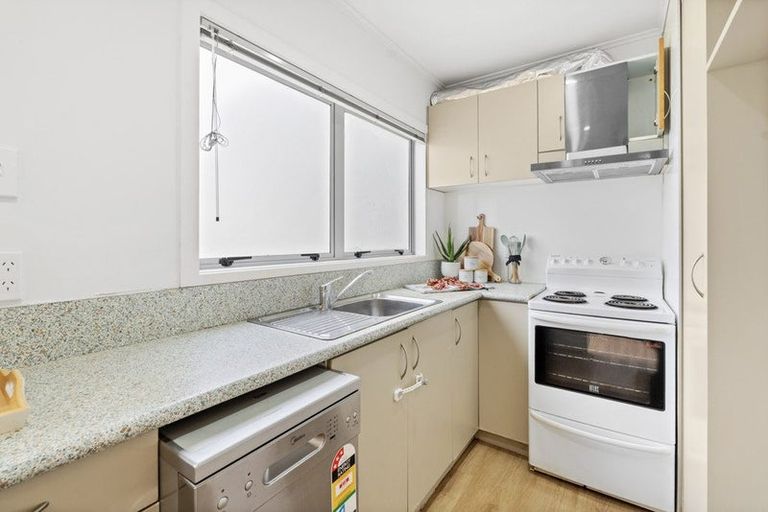 Photo of property in 1/1a Margaret Place, Milford, Auckland, 0620