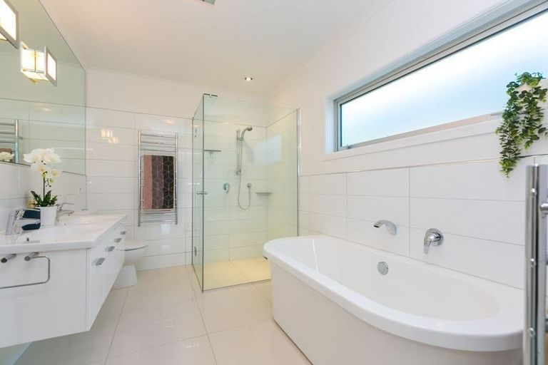 Photo of property in 374 Devon Street West, Lynmouth, New Plymouth, 4310