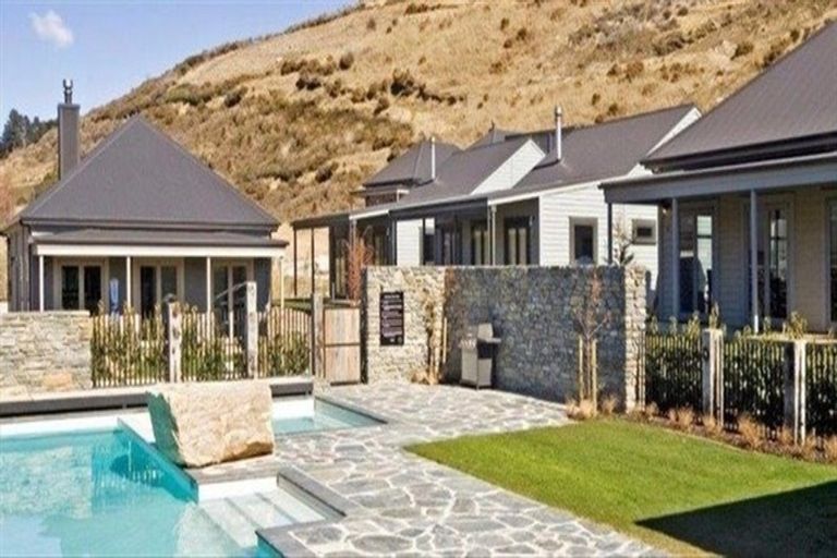 Photo of property in 14 Frye Crescent, Albert Town, Wanaka, 9305