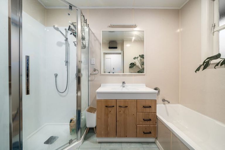 Photo of property in 73 Taylor Terrace, Tawa, Wellington, 5028