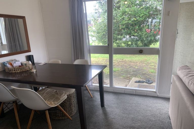 Photo of property in 1/1 Corrella Road, Belmont, Auckland, 0622