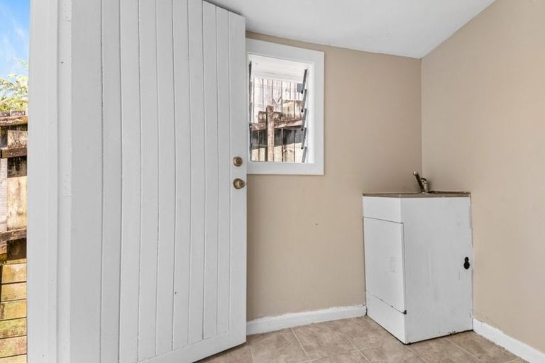 Photo of property in 23b Kamara Road, Glen Eden, Auckland, 0602