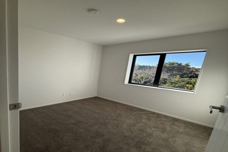 Photo of property in 44d Orams Road, Hillpark, Auckland, 2102