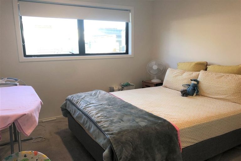 Photo of property in 52a Waipani Road, Te Atatu Peninsula, Auckland, 0610