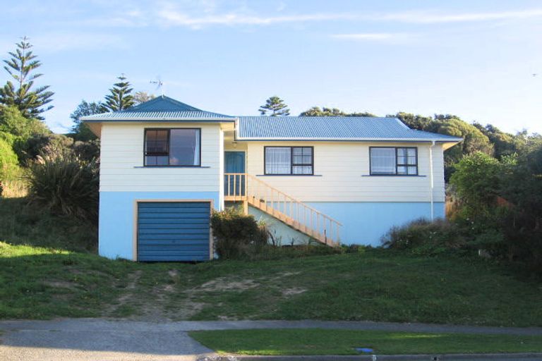Photo of property in 25 Tuna Terrace, Titahi Bay, Porirua, 5022