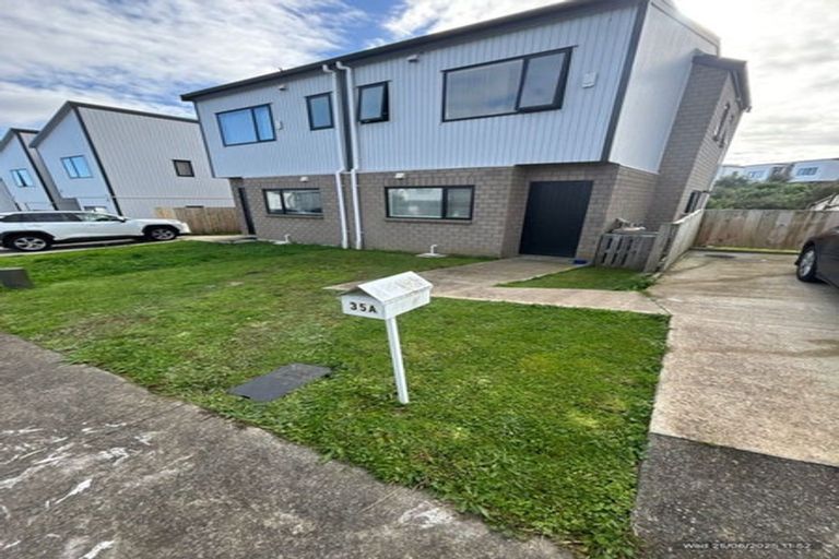 Photo of property in 35a Crestview Rise, Papakura, 2110