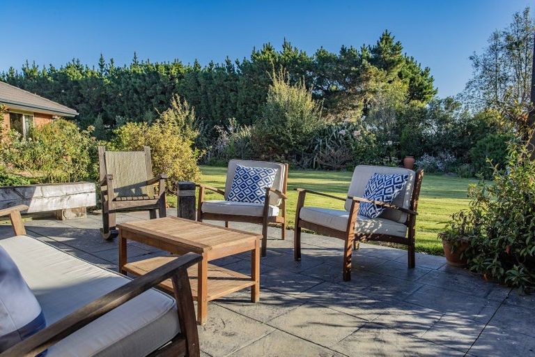 Photo of property in 20 Teviotview Place, Amberley, 7410