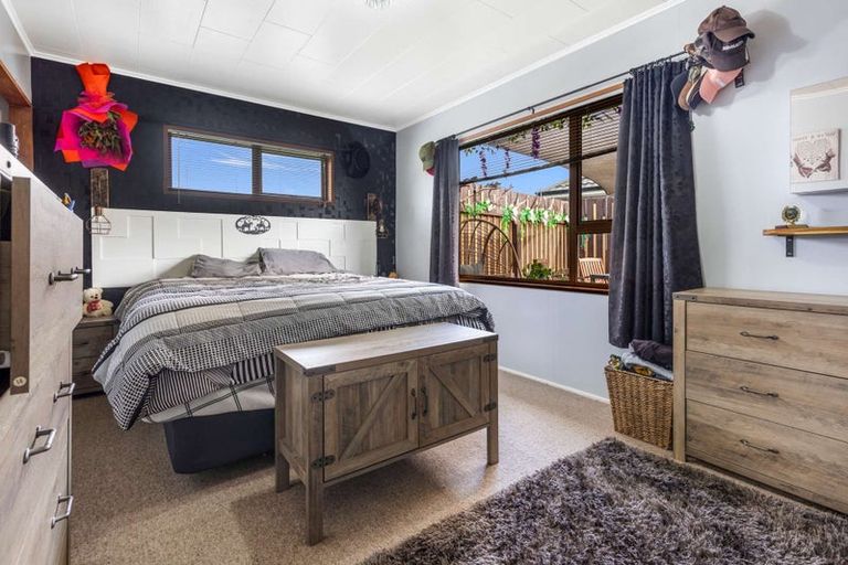 Photo of property in 30 Victor Street, Dannevirke, 4930