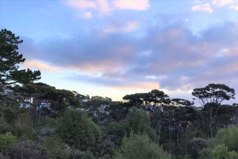 Photo of property in 58 Laurel Oak Drive, Schnapper Rock, Auckland, 0632