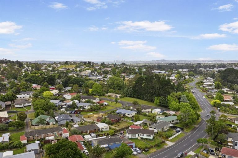 Photo of property in 7 Woodman Place, West Harbour, Auckland, 0618