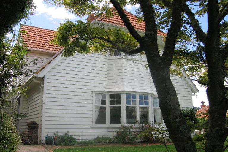 Photo of property in 4 Kowhai Road, Kelburn, Wellington, 6012