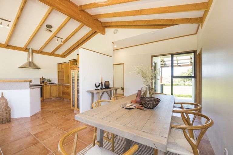 Photo of property in 32 Schnell Drive, Kelvin Grove, Palmerston North, 4414