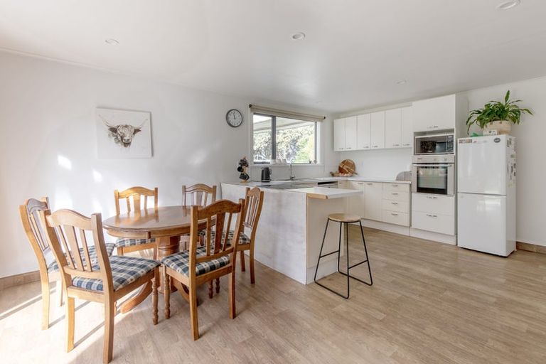 Photo of property in 10 Tukituki Road, Ashley Clinton, Takapau, 4286