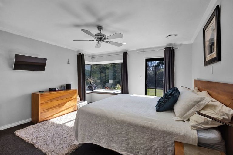 Photo of property in 1343 Devon Road, Brixton, Waitara, 4382