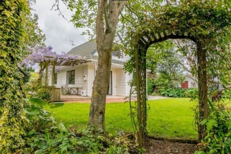 Photo of property in 62 Freemans Road, Otaki, 5512