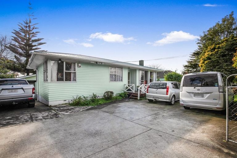 Photo of property in 541 Massey Road, Mangere, Auckland, 2022