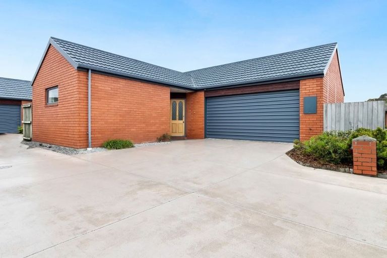 Photo of property in 1/27 Cardigan Bay Place, Addington, Christchurch, 8024