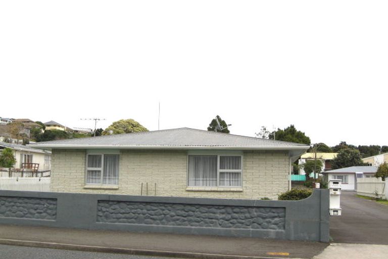 Photo of property in 42c Belt Road, Moturoa, New Plymouth, 4310