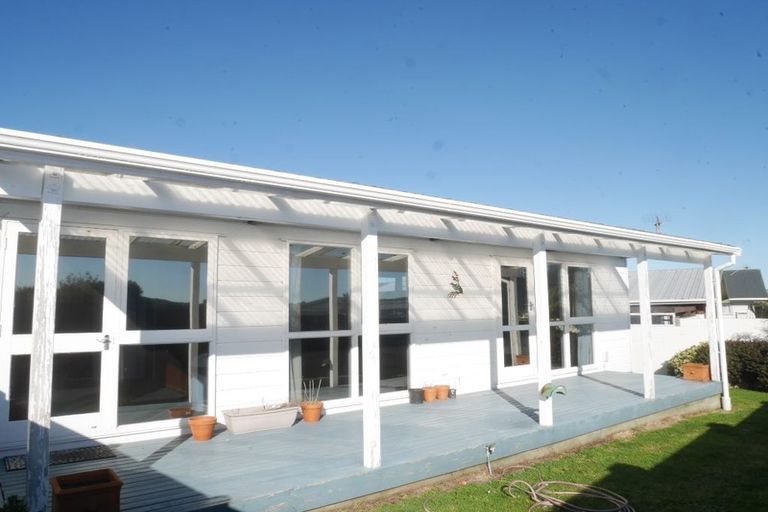 Photo of property in 18 Eskdale Road, Papakowhai, Porirua, 5024