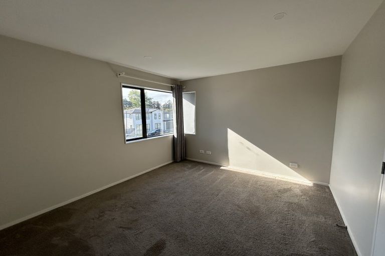 Photo of property in 9 St Claire Road, Silverdale, 0932